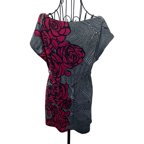 EUC Geometric Rose Knit Dress | Forever 21 Abstract Fuschia Floral Pattern - Picture 3 of 5
